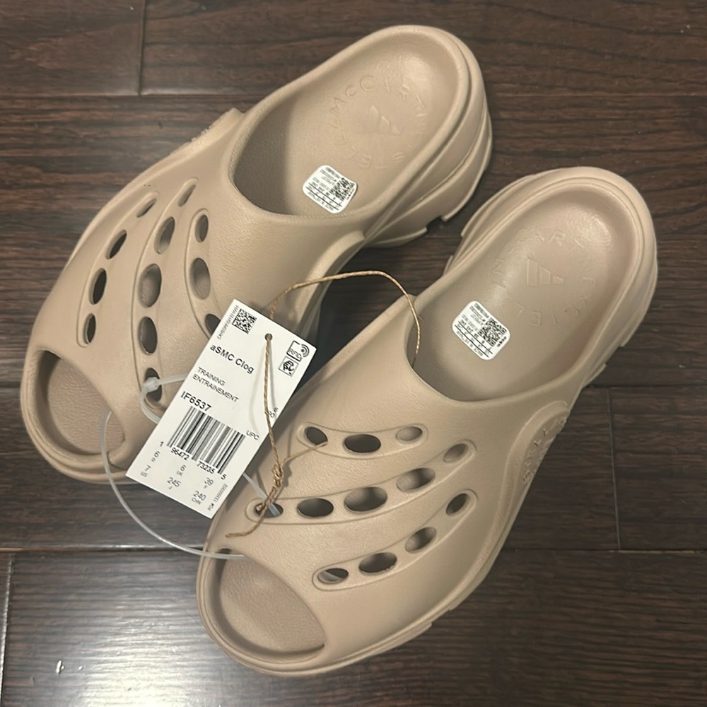 NWT Stella McCartney Logo Clogs (size: 7)